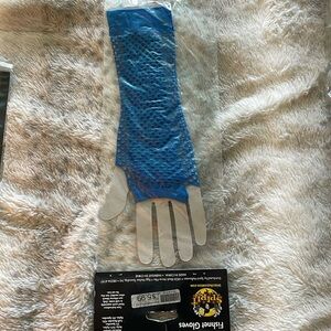Blues fishnet gloves by Spirit